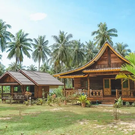 Kohjum Freedom Resort Koh Jum Exterior photo